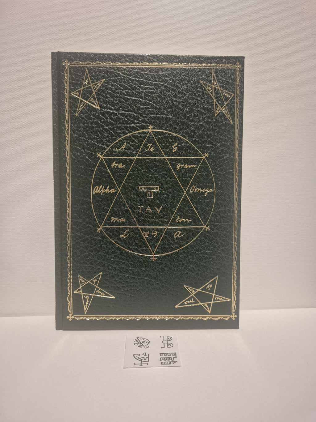 Lemegeton Clavicula Salomonis – The Little Key of Solomon  Edited by Gemma Gary