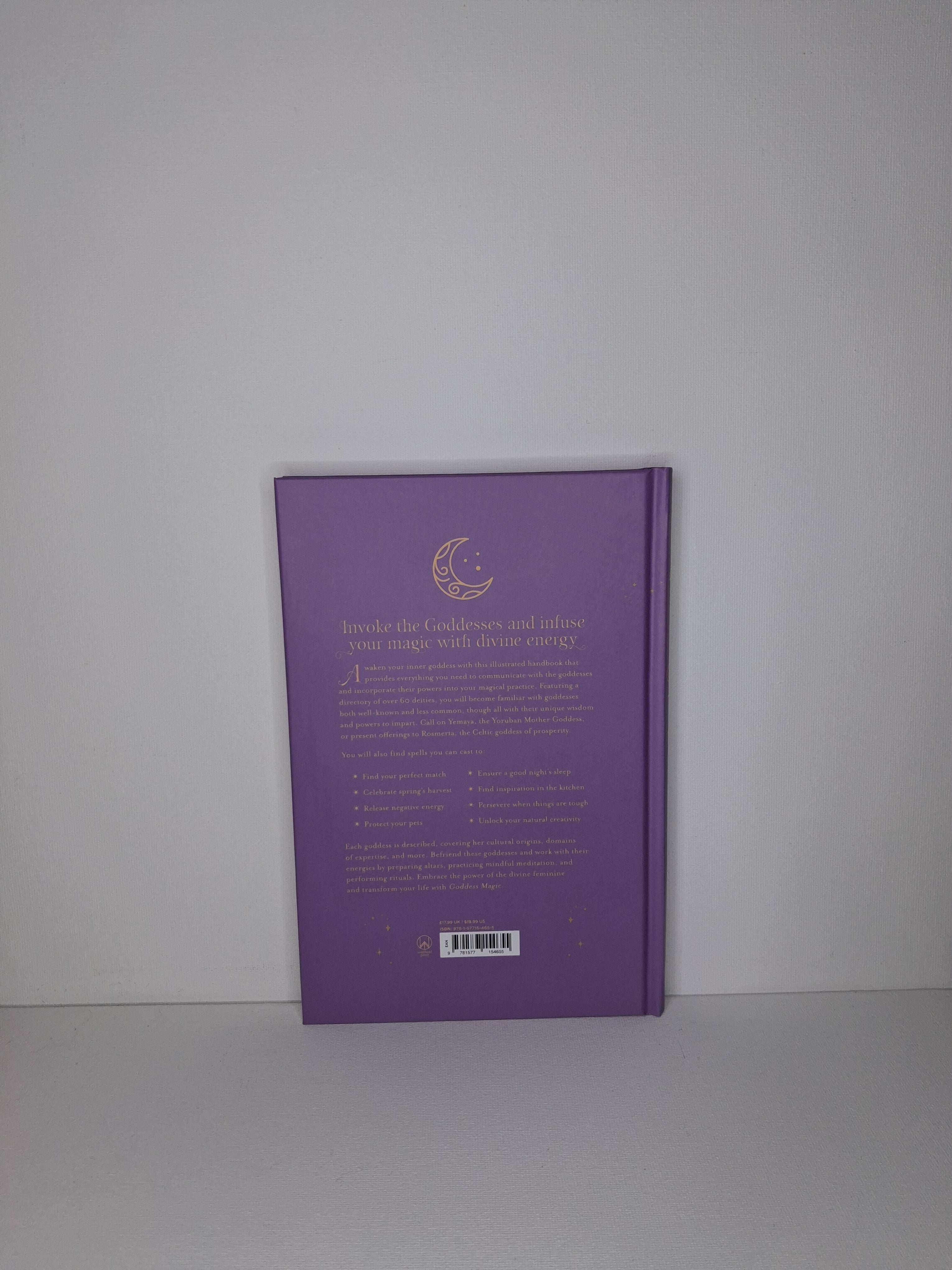 Goddess Magic: A Handbook of Spells, Charms, and Rituals Divine in Origin - Aurora Kane
