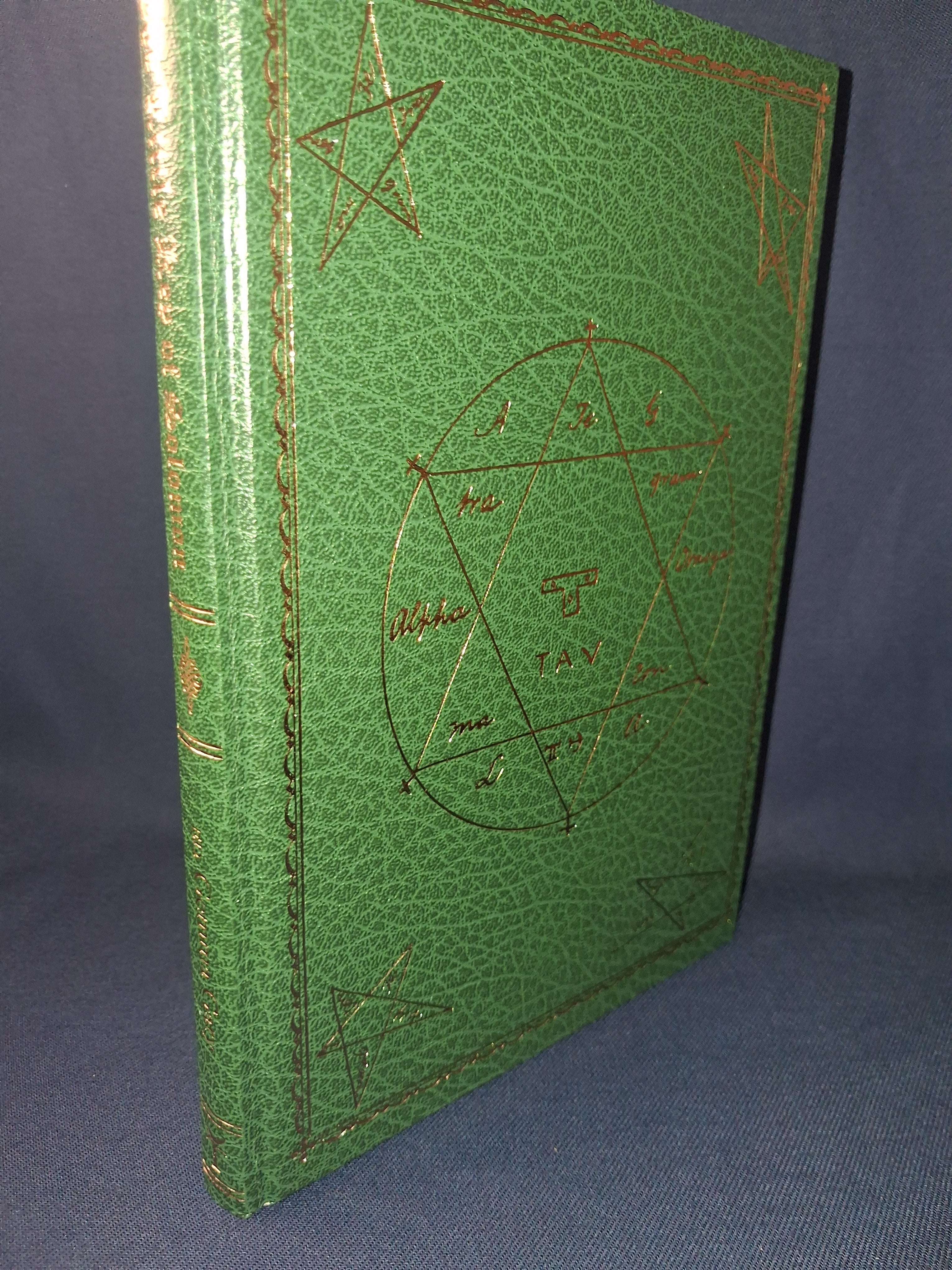 Lemegeton Clavicula Salomonis – The Little Key of Solomon  Edited by Gemma Gary