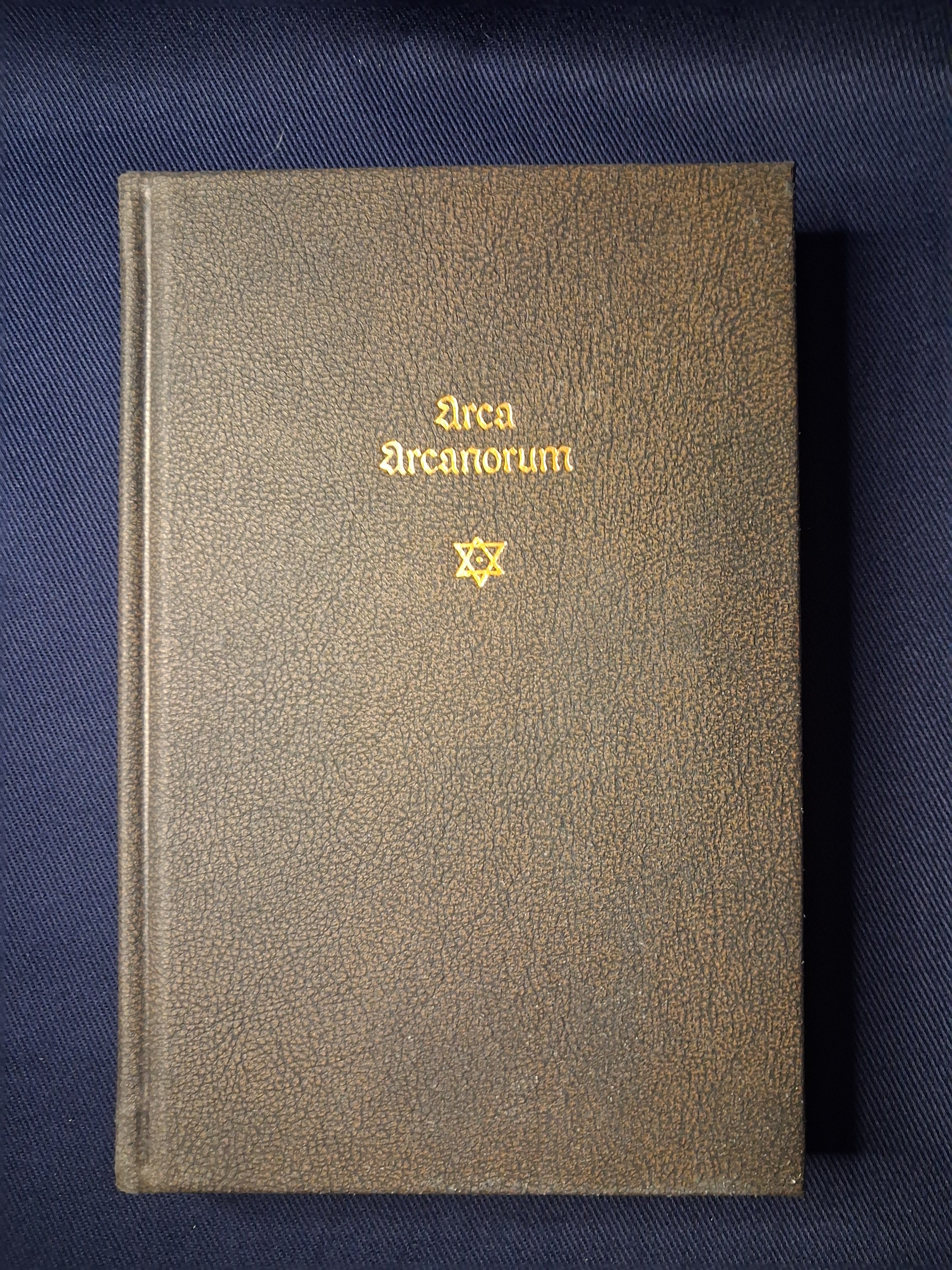 Arca Arcanorum (Classic Edition) by Arthur Dee – Hermetic Alchemy & Philosopher’s Stone
