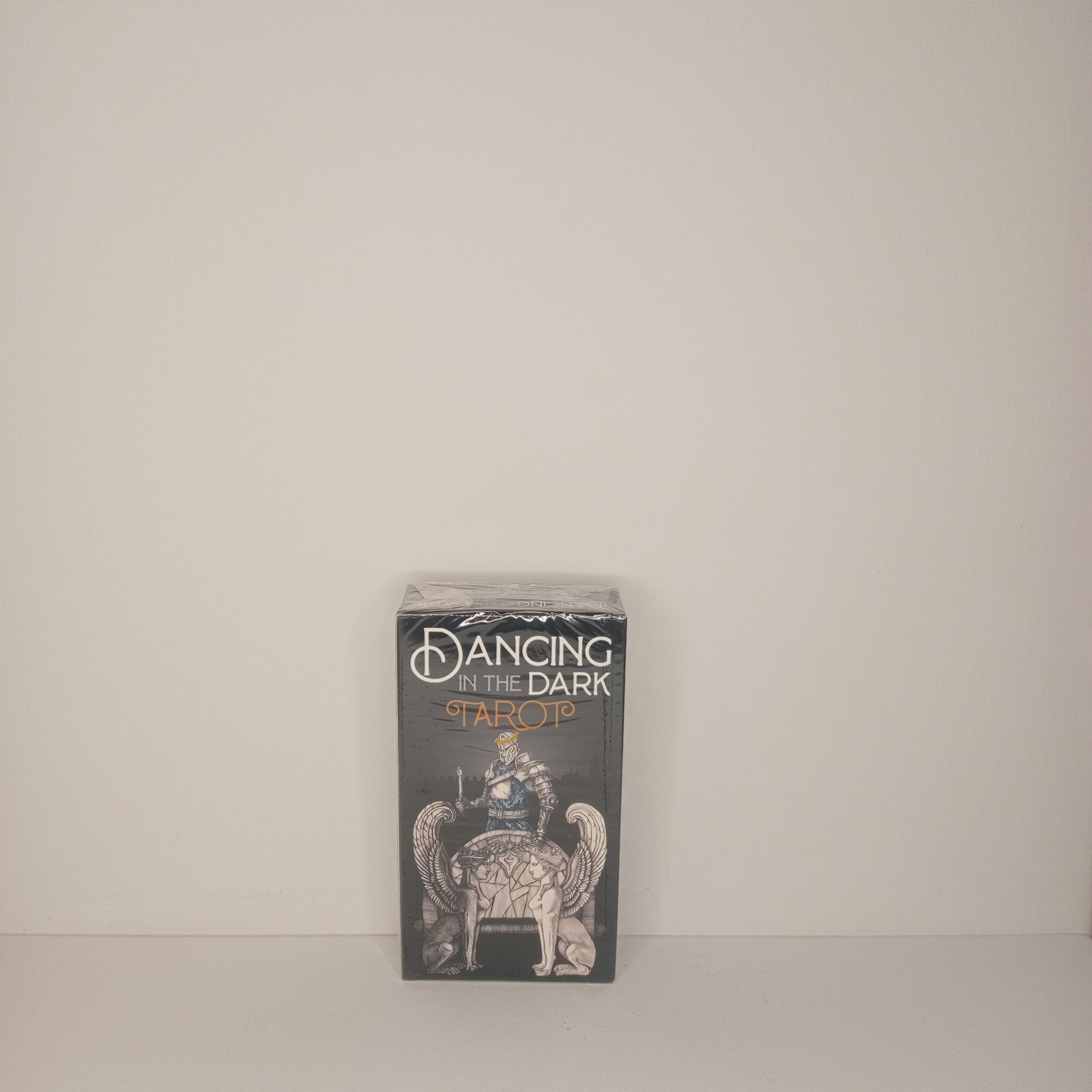 Dancing in the Dark Tarot (Gianfranco Pereno & Lunaea Weatherstone)