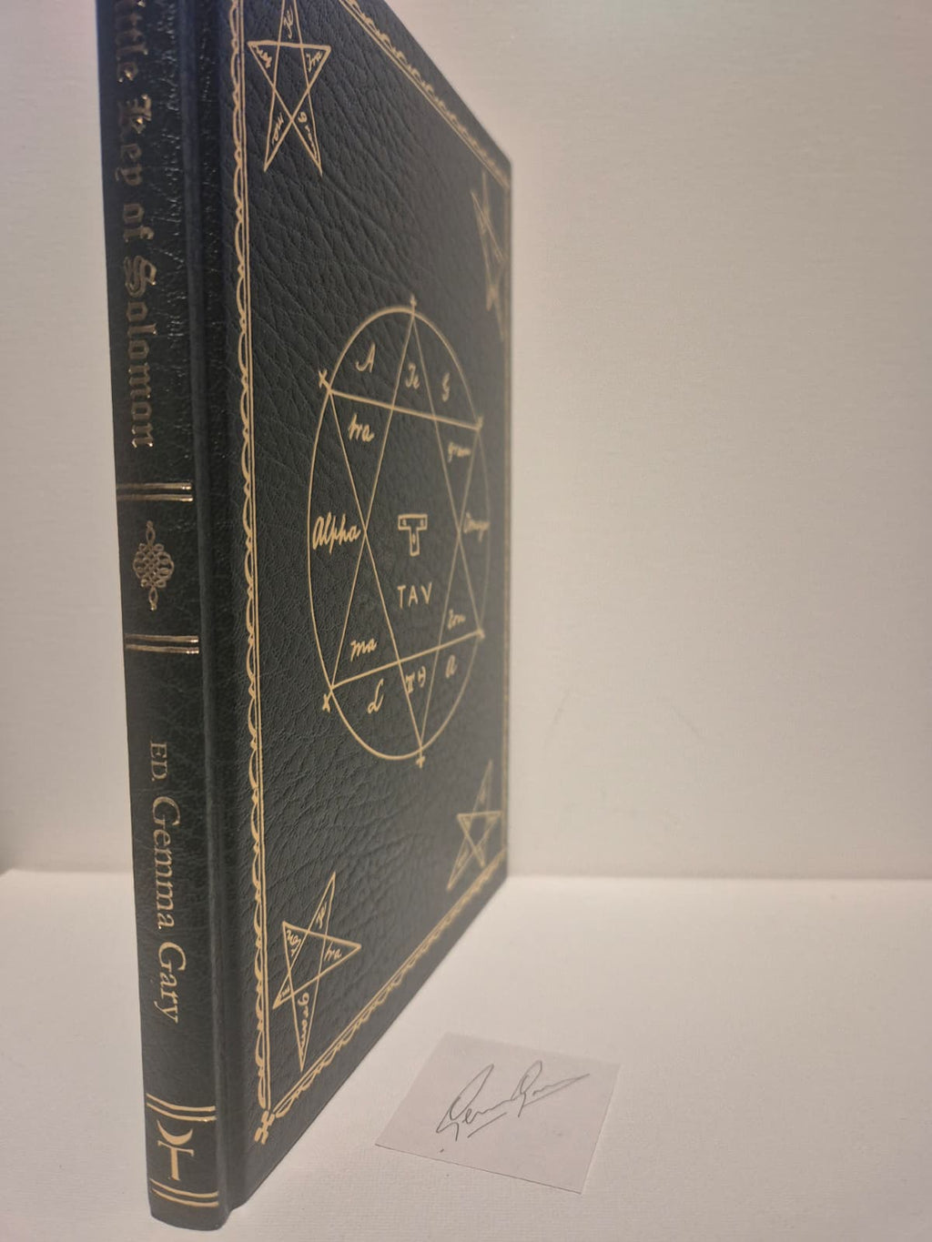 Lemegeton Clavicula Salomonis – The Little Key of Solomon  Edited by Gemma Gary