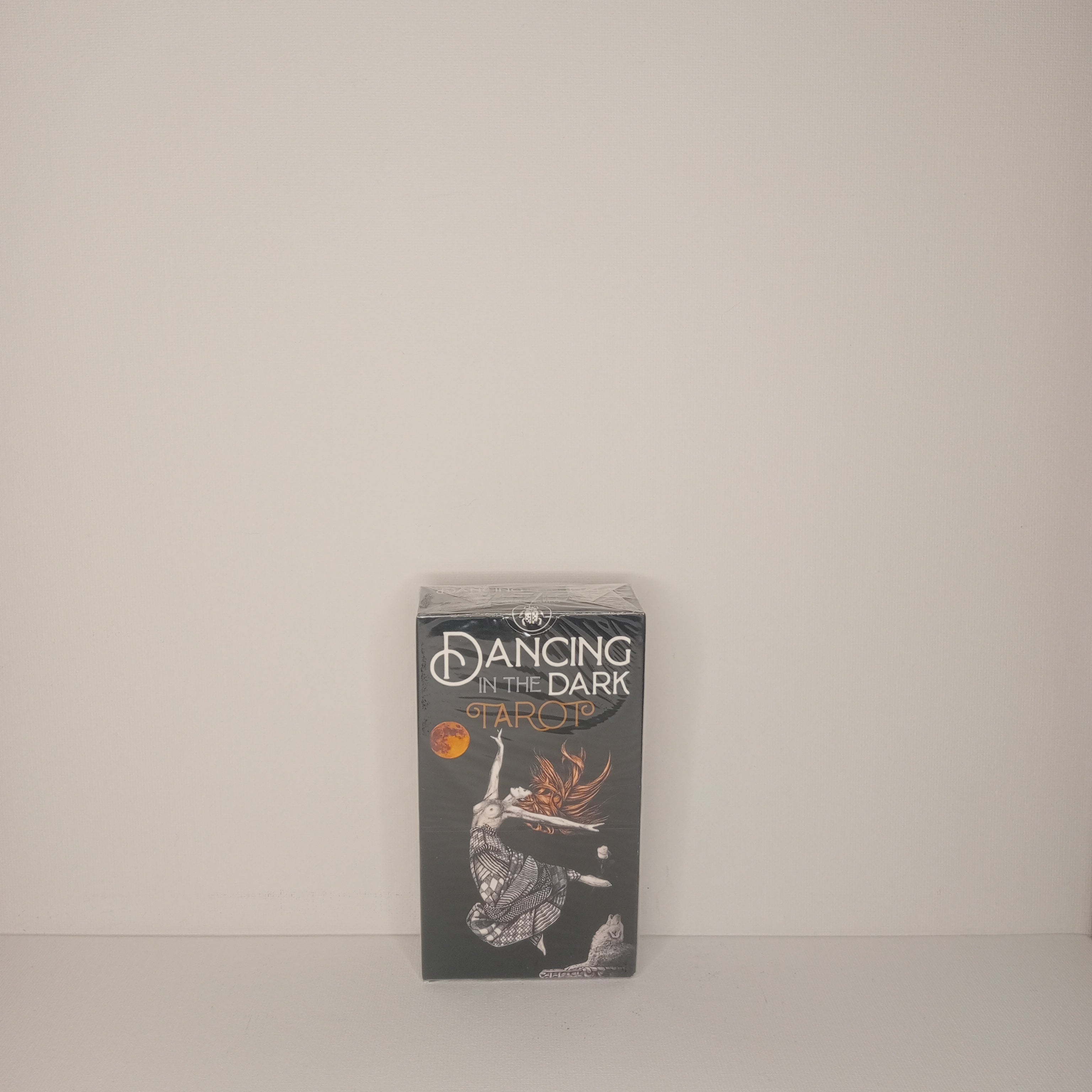 Dancing in the Dark Tarot (Gianfranco Pereno & Lunaea Weatherstone)