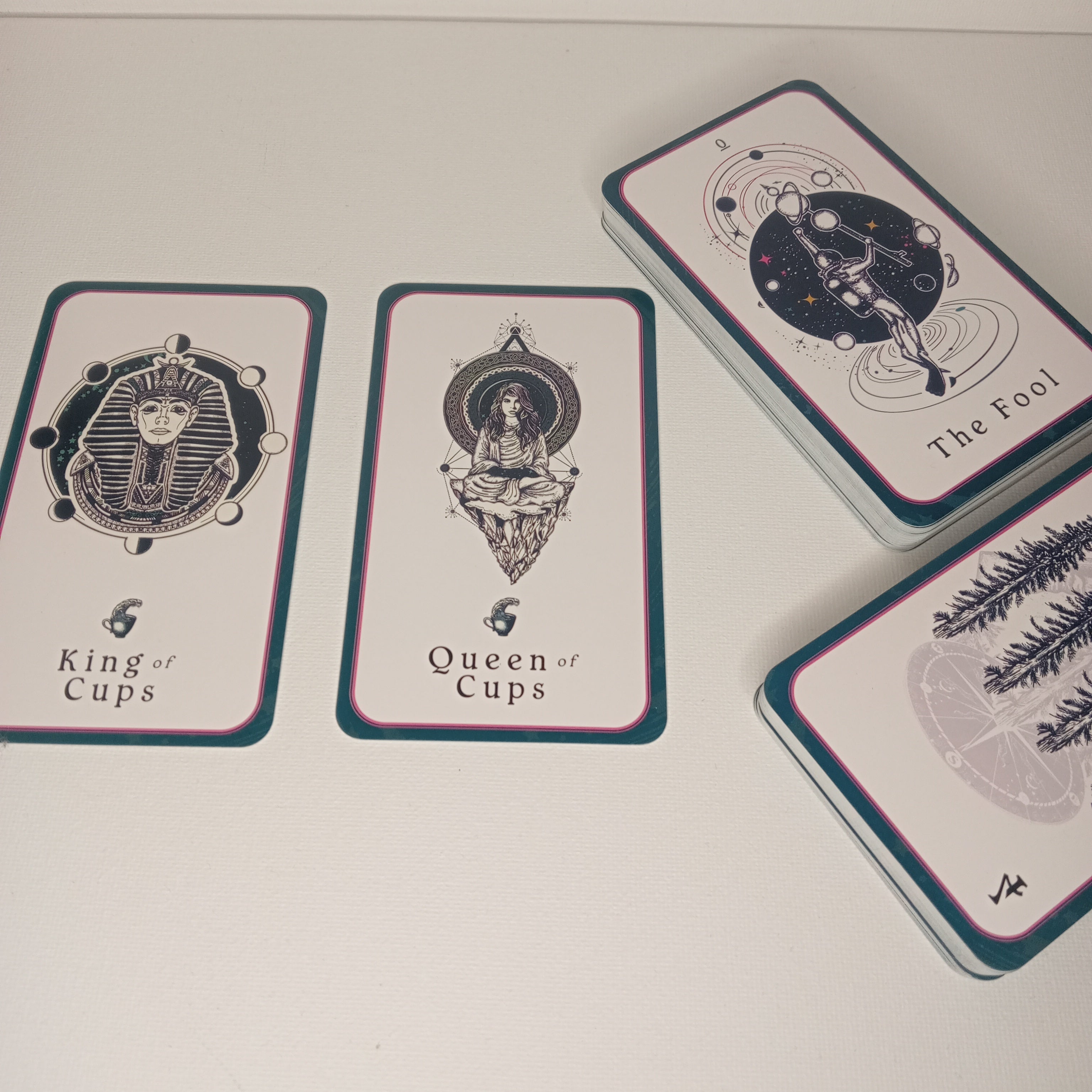 The Tarot: Reconnect With You (78 Cards & Guidebook) — Sarah Bartlett