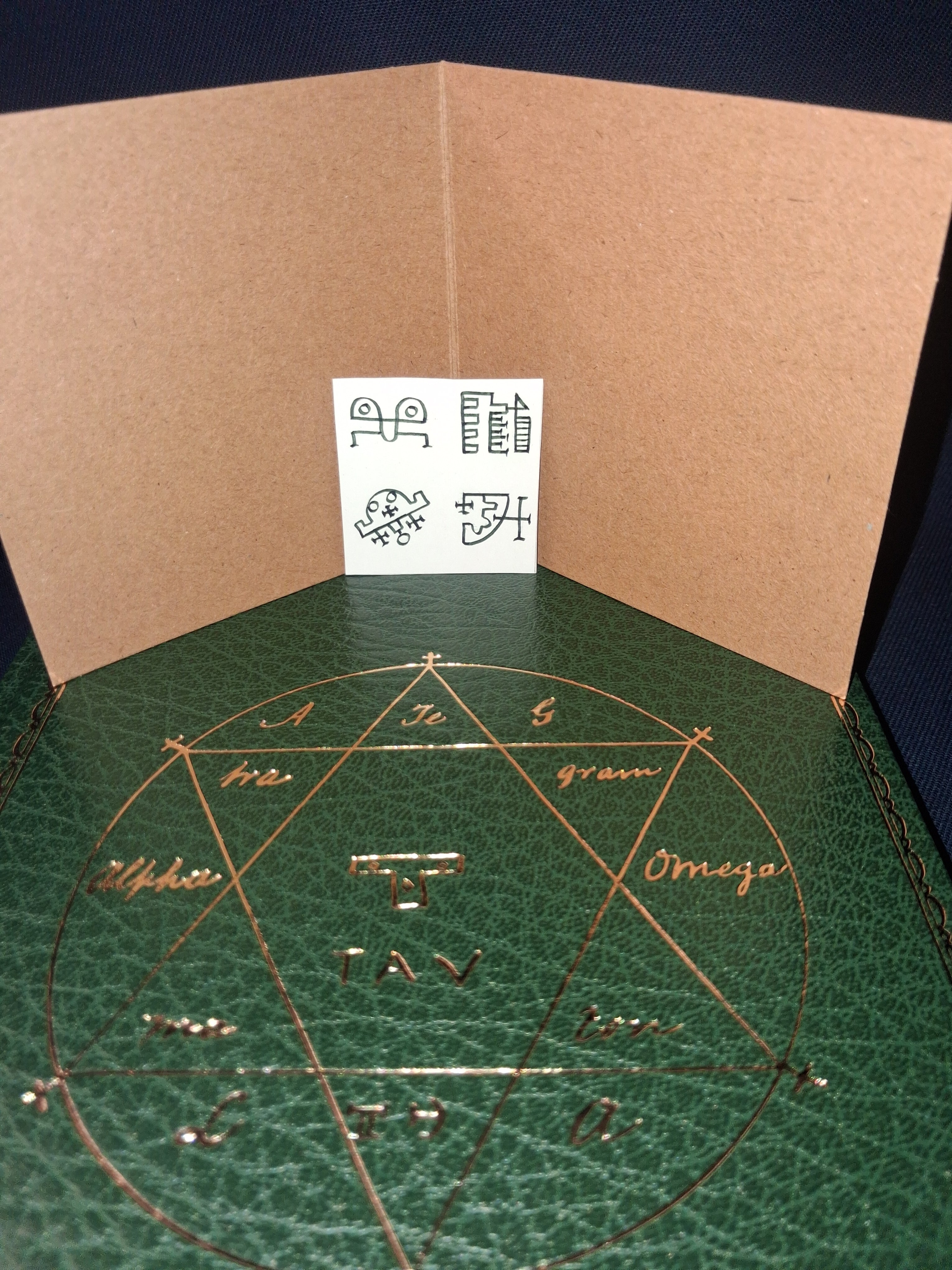 Lemegeton Clavicula Salomonis – The Little Key of Solomon  Edited by Gemma Gary